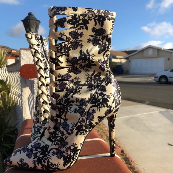 Shoes - Silk and Chic